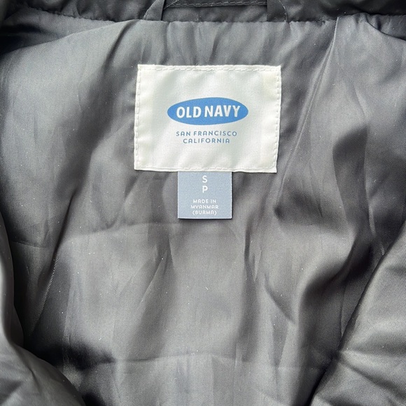 Black vest from Old Navy size small - Picture 2 of 3